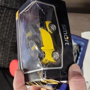 Smart car, box damage